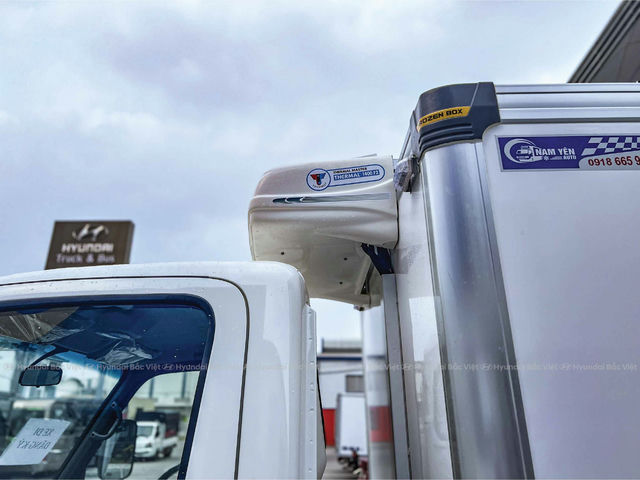 Hyundai Mighty n250 thung dong lanh 4011