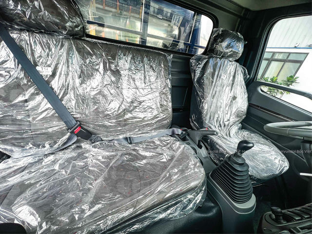 Hyundai mighty 110sp thung bat 12 1 1