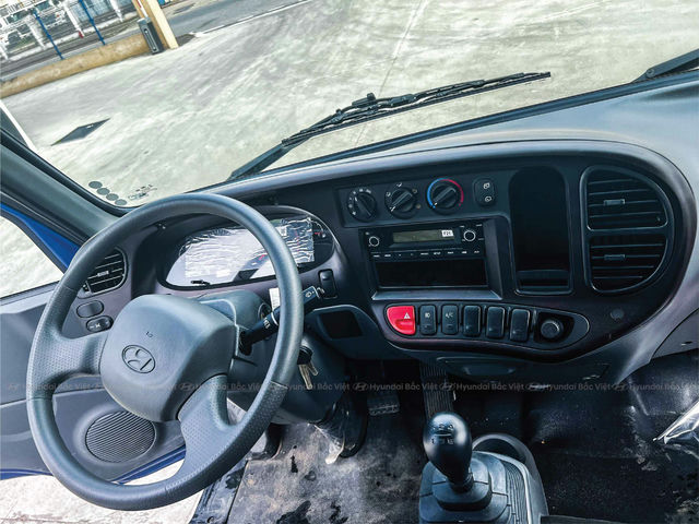 Hyundai mighty 110xl thung kin inox 18 1