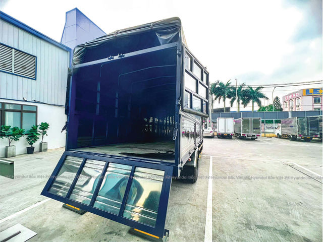 Hyundai mighty ex8 gtl thung bat 41