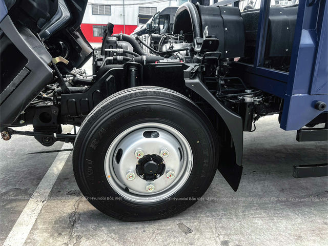 Xe Tải Hyundai New Mighty N250SL- Thùng Kín 2,4 Tấn 15 Hyundai mighty n250sl thung bat 18