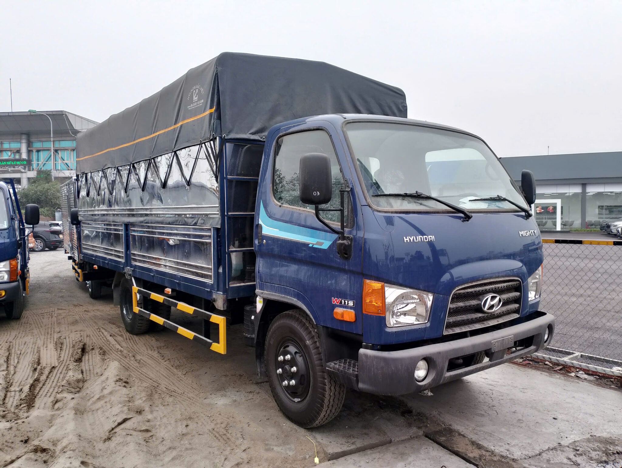 hyundai mighty w11s euro 5 THUNG BAT 3 2048x1542 1