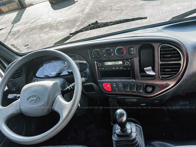 xe-tai-hyundai-w750l-thung-bat-3-5-tan-thung-dai-5m (2) xe tai hyundai w750l thung bat 3 5 tan thung dai 5m 2 2